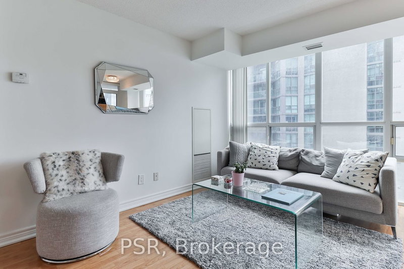 1602 - 30 Grand Trunk Cres, Toronto, M5J 3A4 | Image 3