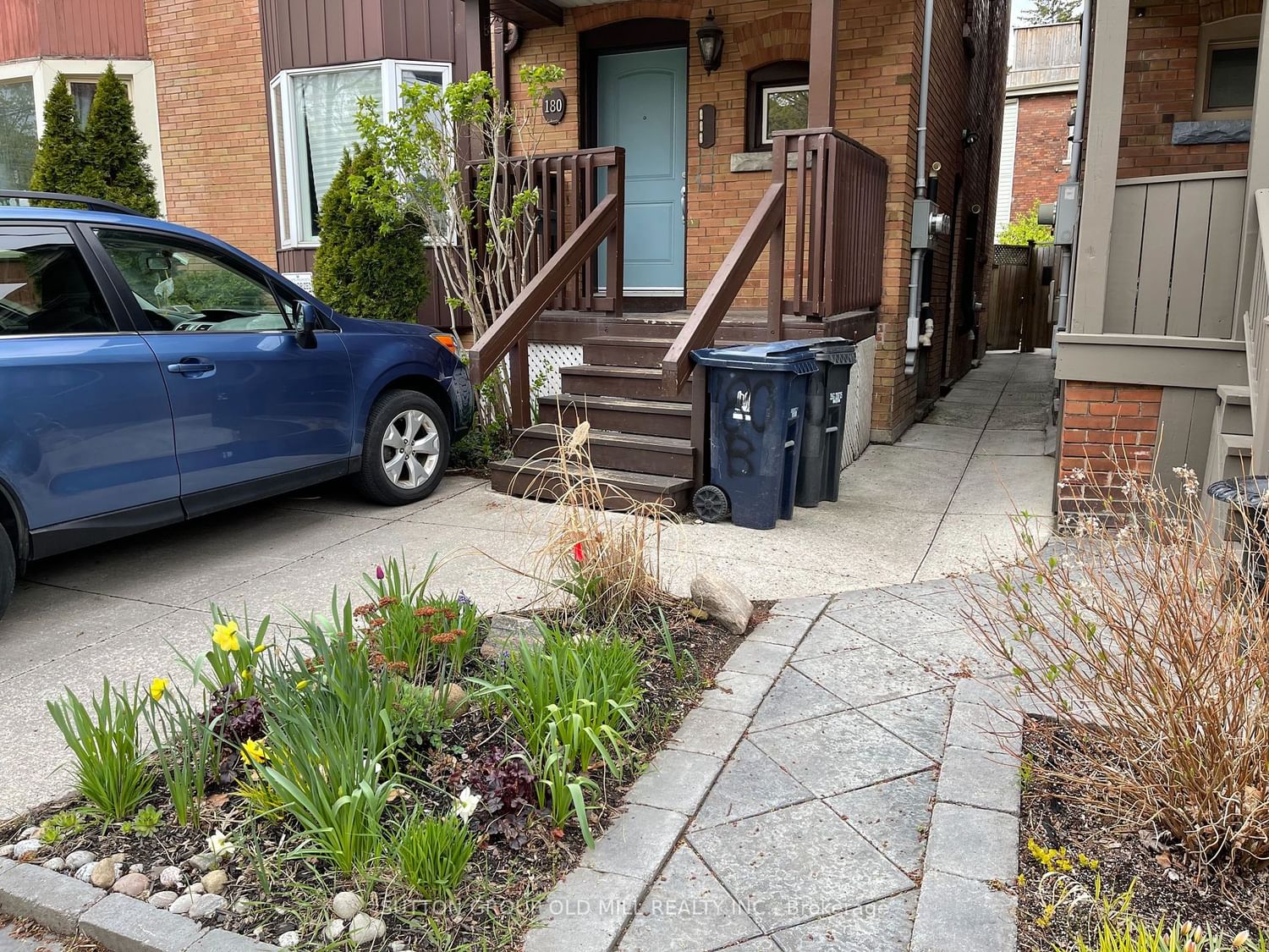 Semi-Detached House leased at Lower-180 Madison Avenue, Toronto, Casa Loma, M5R 2S5 - MLS: C6153020