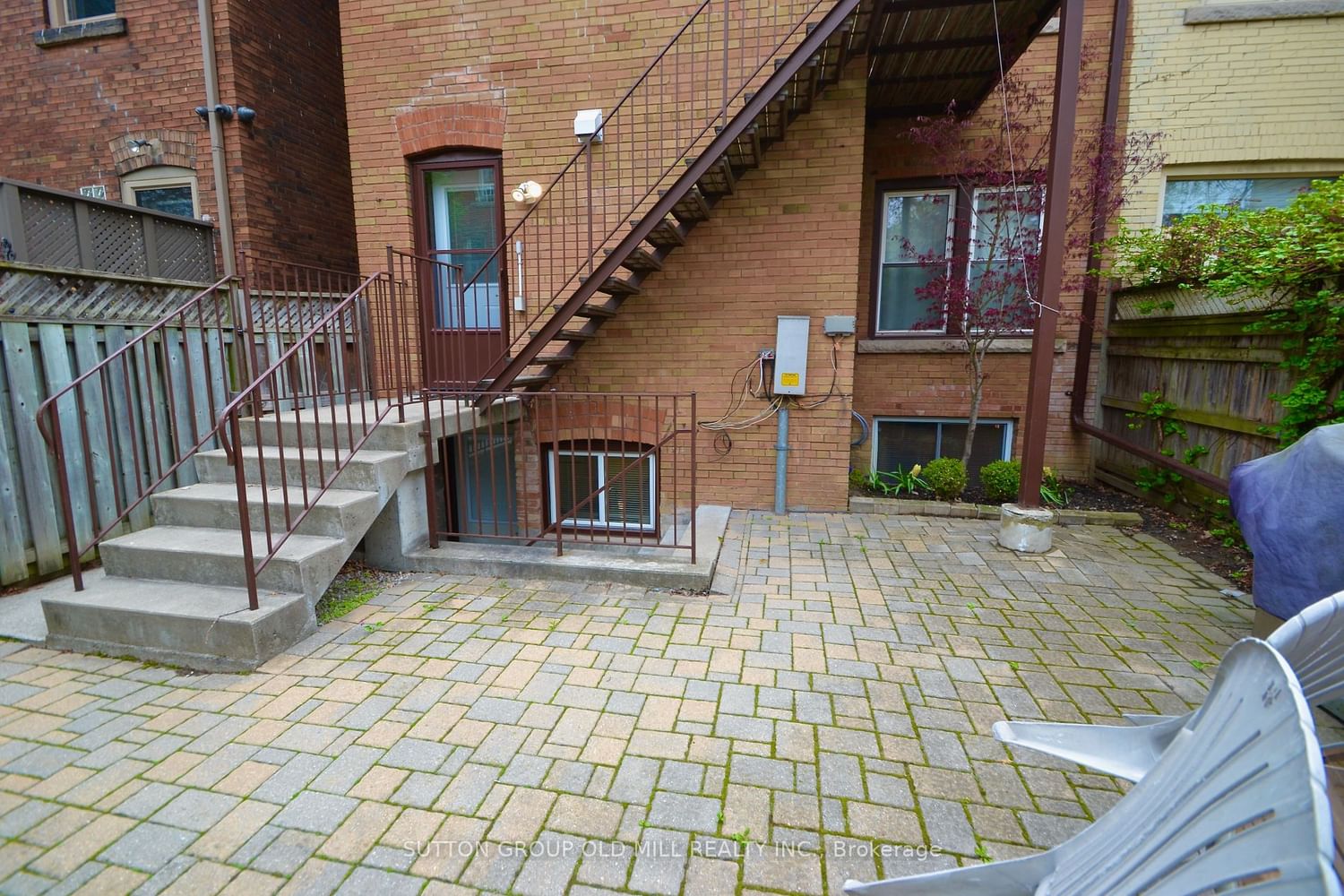 Semi-Detached House leased at Lower-180 Madison Avenue, Toronto, Casa Loma, M5R 2S5 - MLS: C6153020