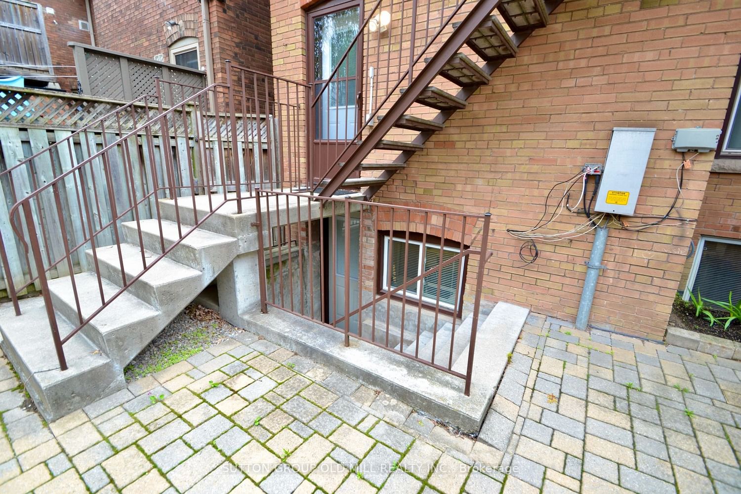 Semi-Detached House leased at Lower-180 Madison Avenue, Toronto, Casa Loma, M5R 2S5 - MLS: C6153020