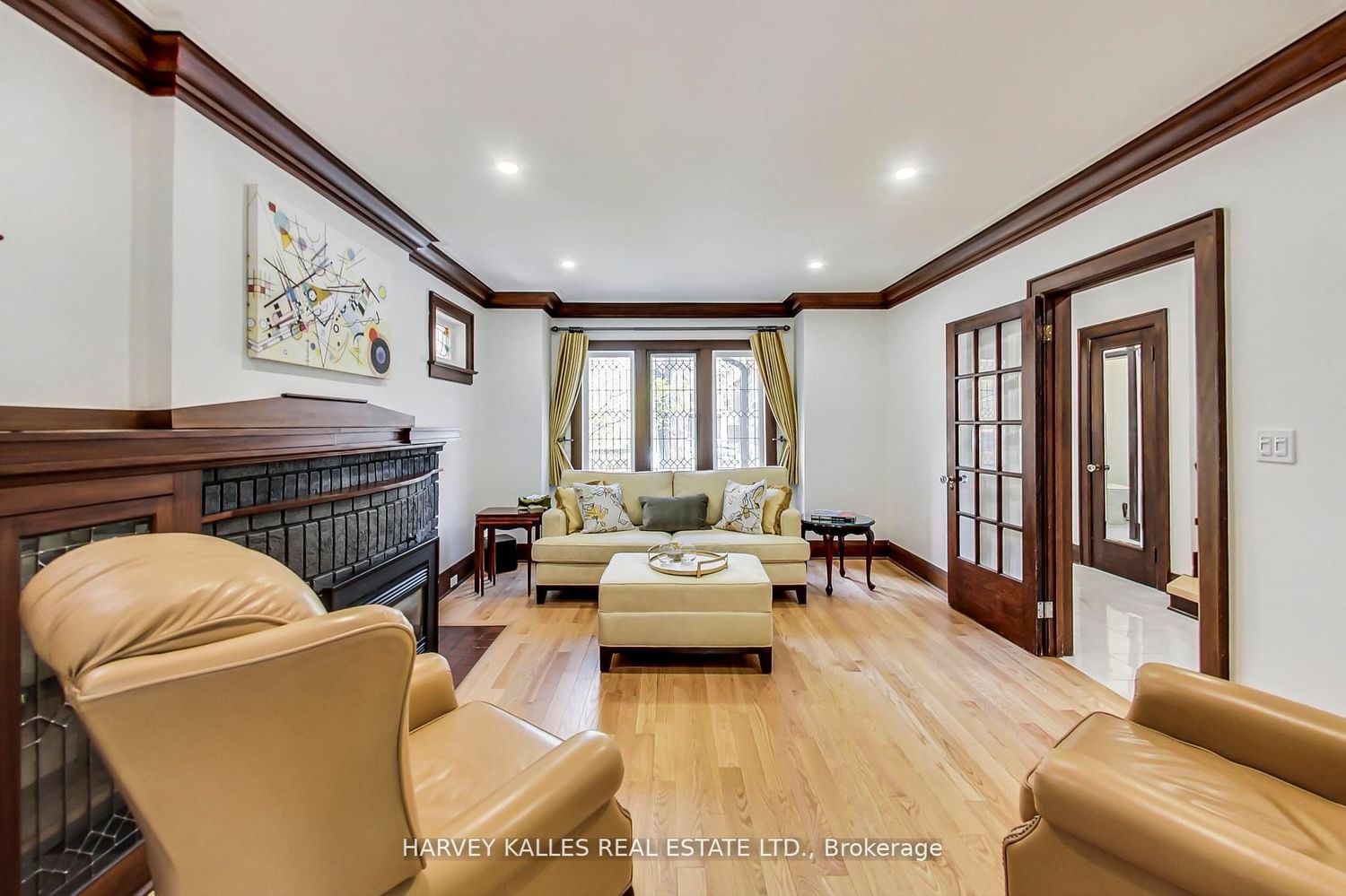 Listing Image 5