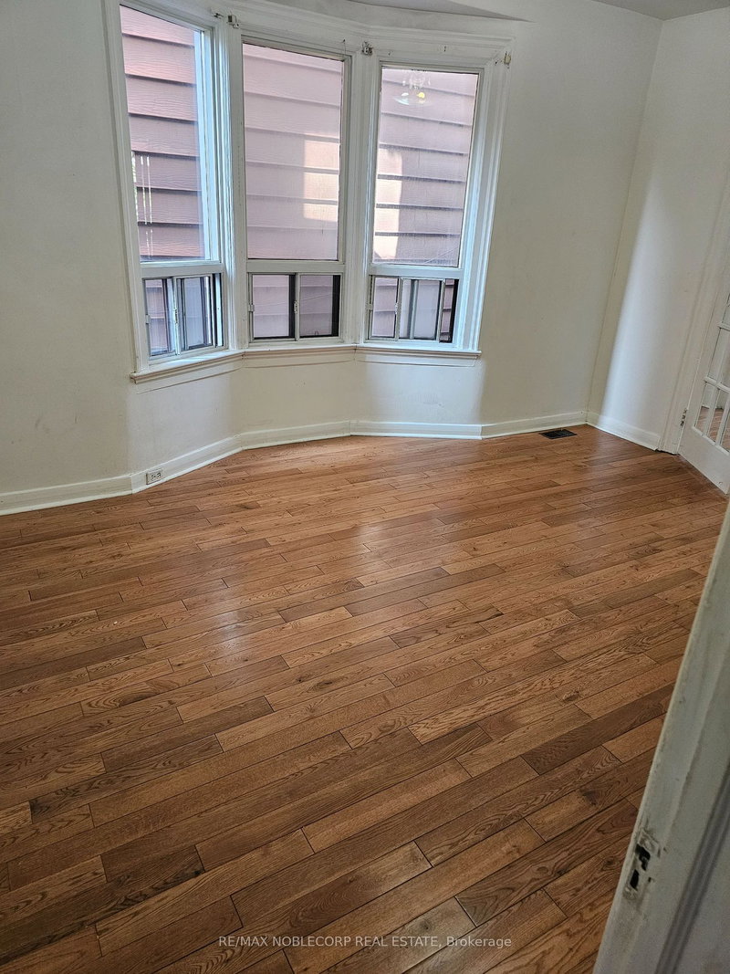 431 Roxton Rd, Toronto, M6G 3R5 | Image 3