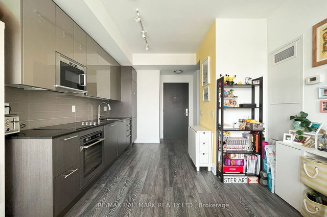 1510 - 403 Church Street