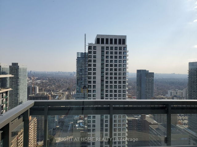 3009 - 39 Roehampton Avenue