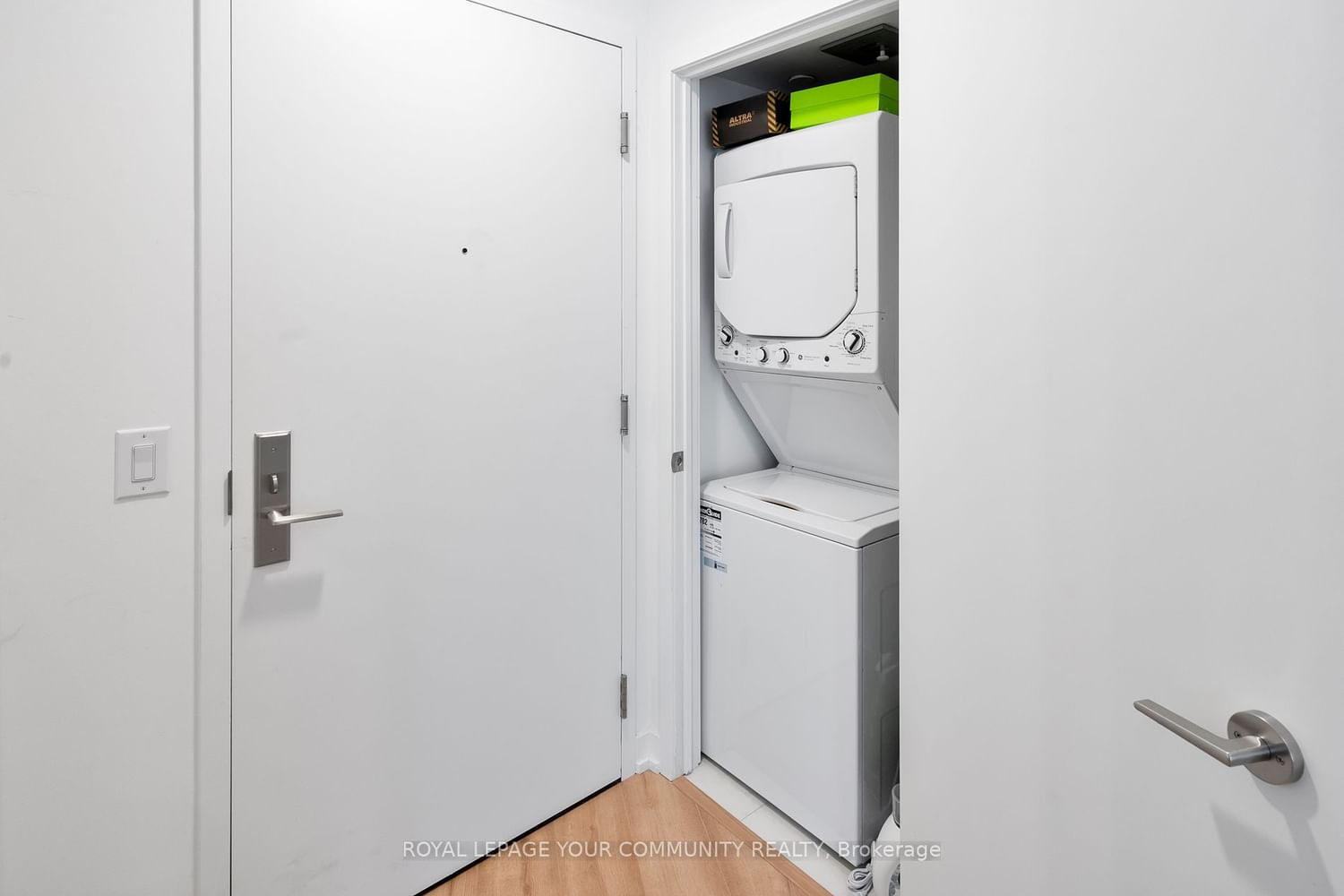 Listing Image 17