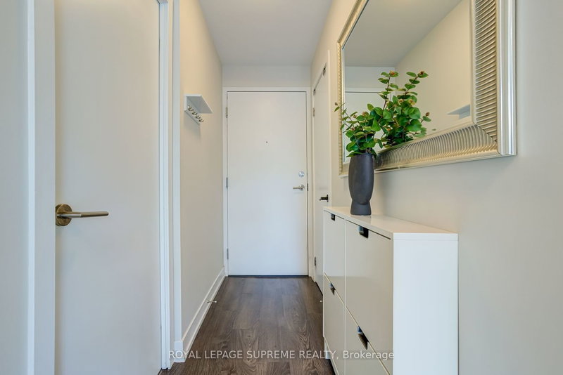 215 - 1205 Queen St W, Toronto, M6K 0B9 | Image 2