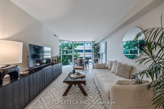 414 - 705 King Street W