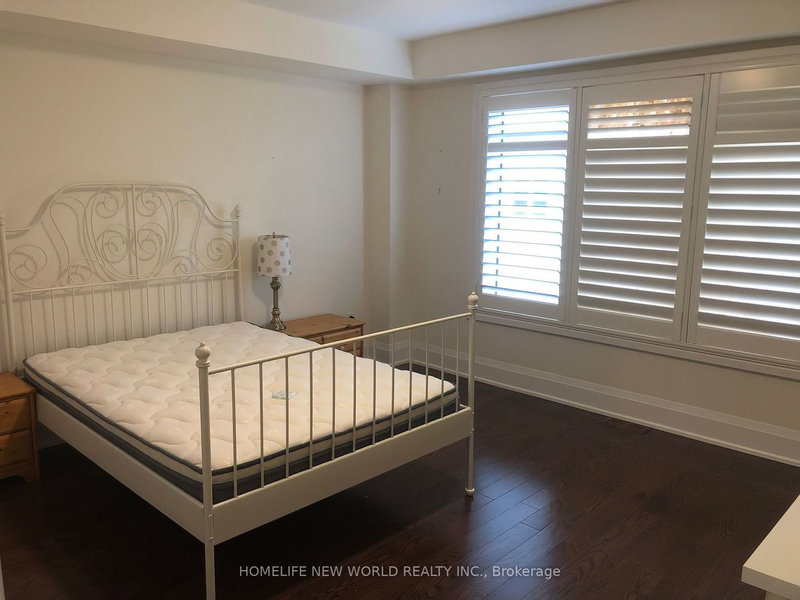 15 Kenneth Wood Cres, Toronto, M2N 0K3 | Image 2