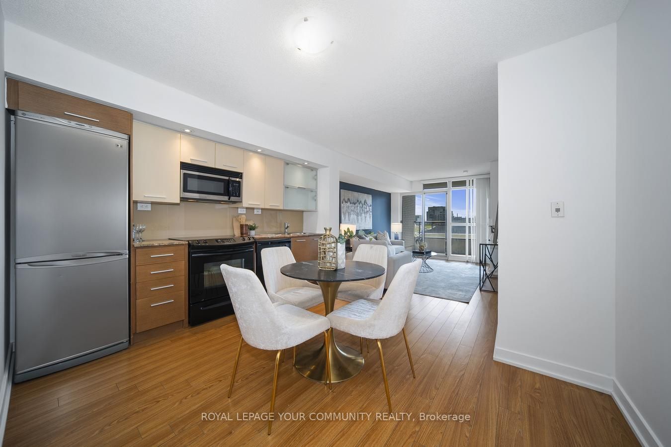 Listing Image 7