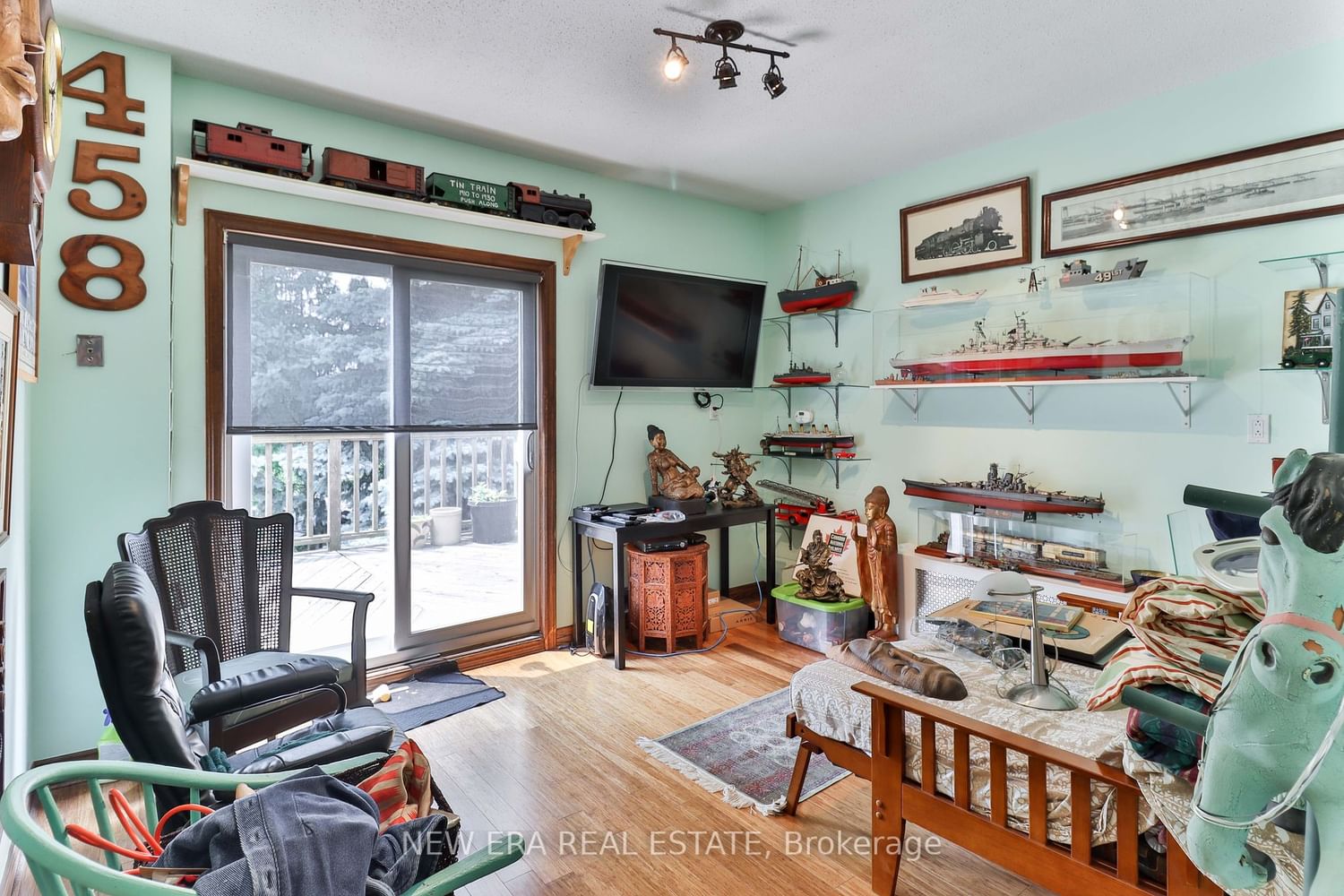 Listing Image 17