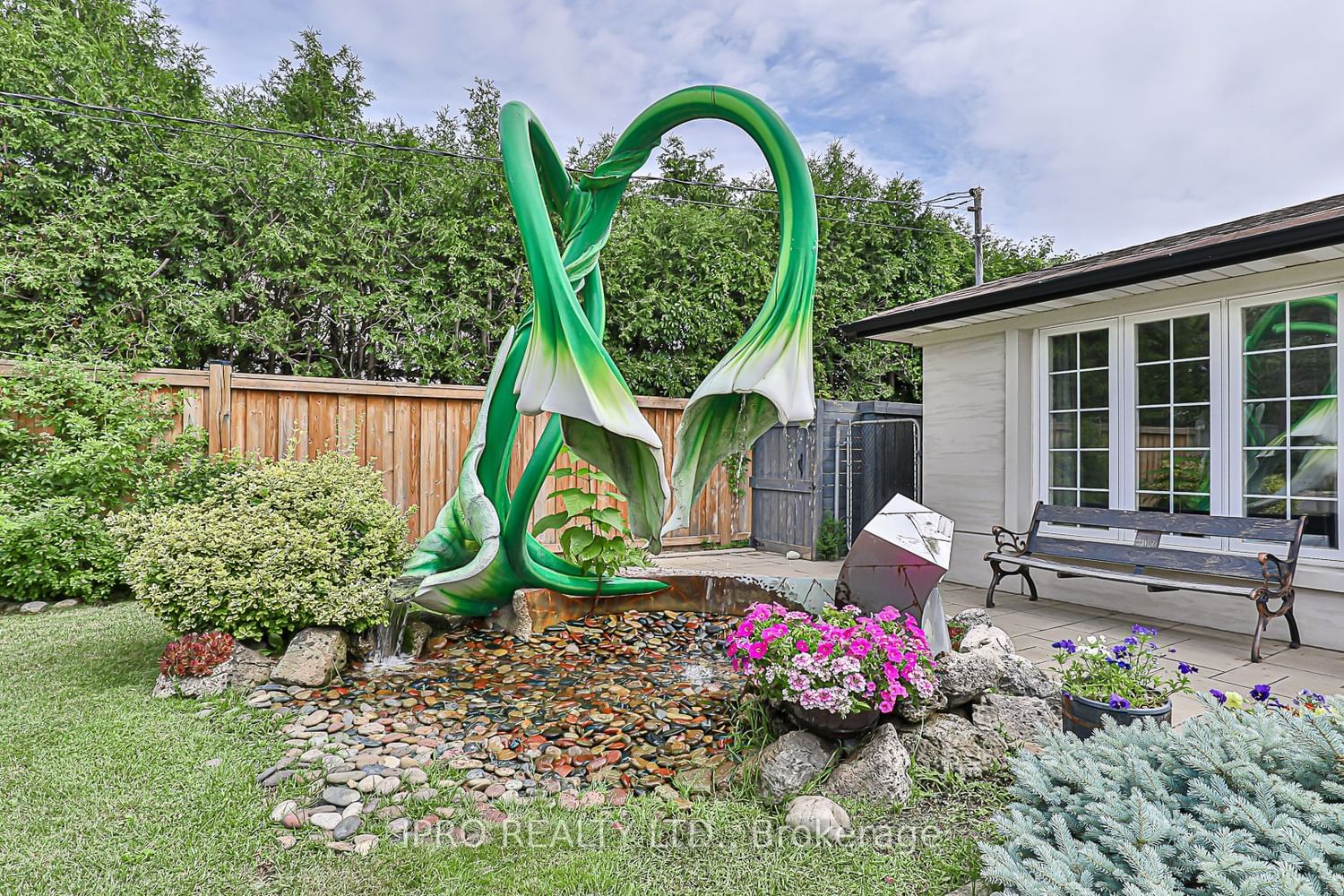 Listing Image 3