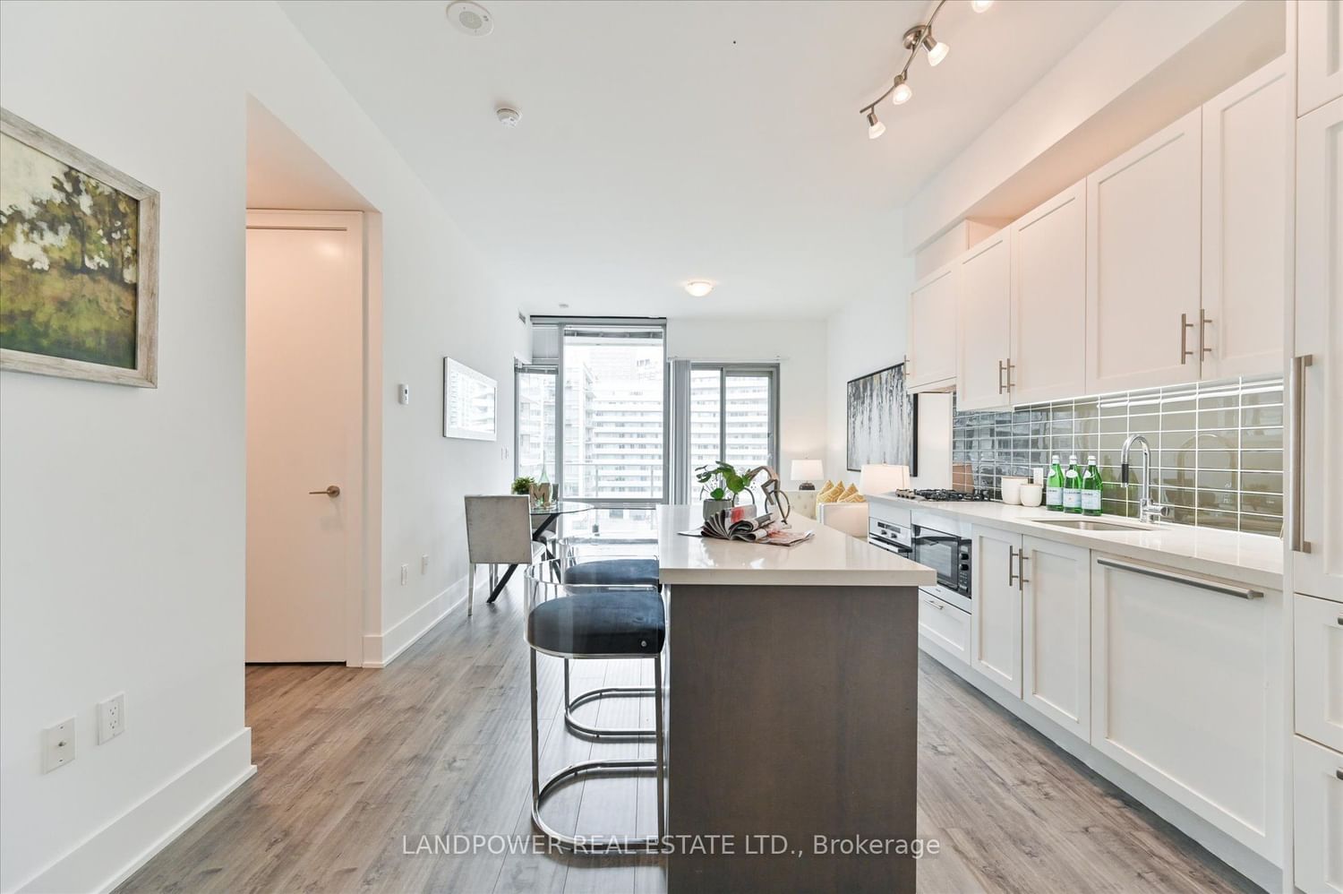 Listing Image 7