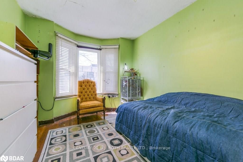 Listing Image 20