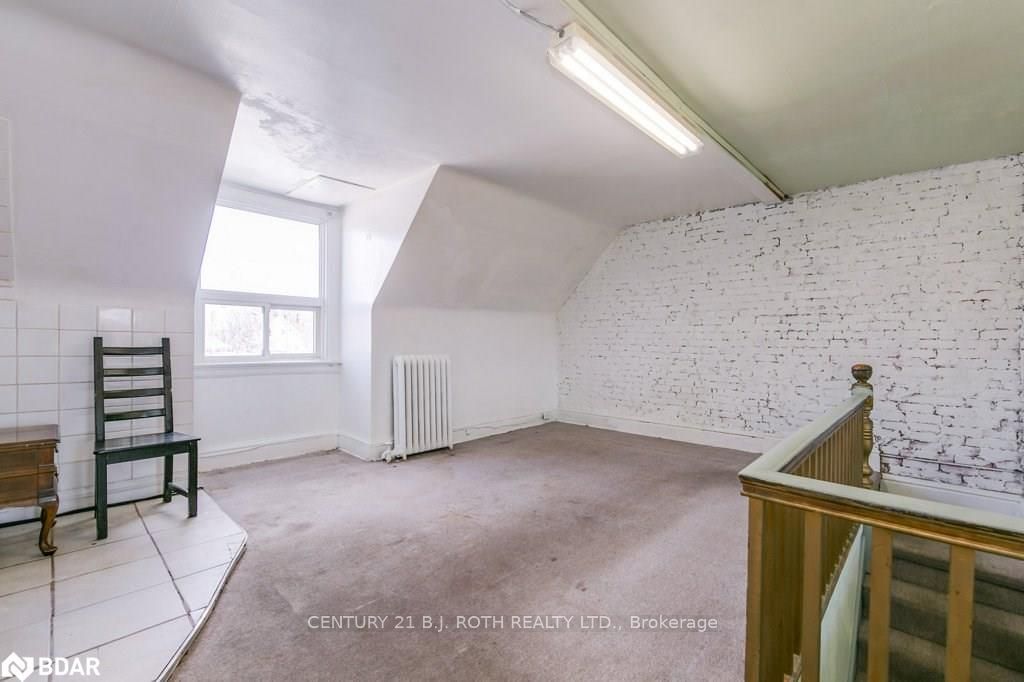 Listing Image 28