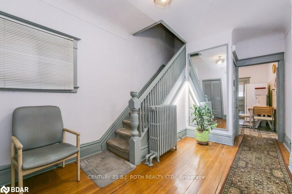 Listing Image 6