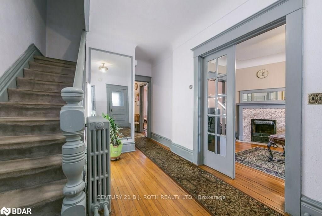 Listing Image 7