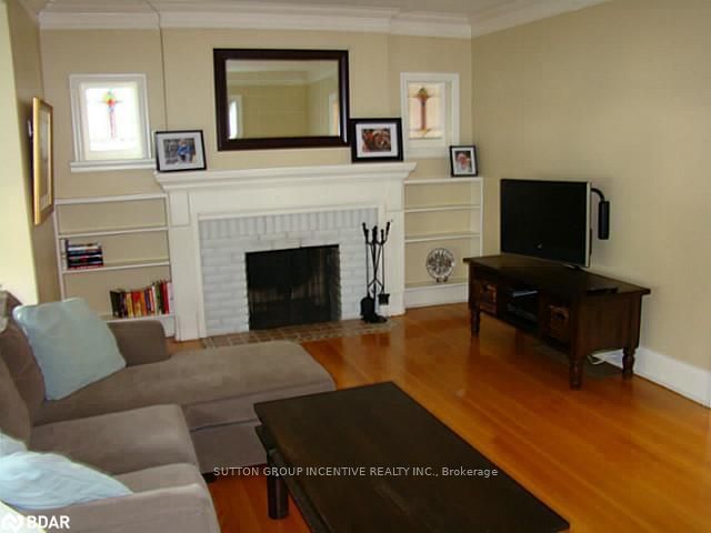 Listing Image 6