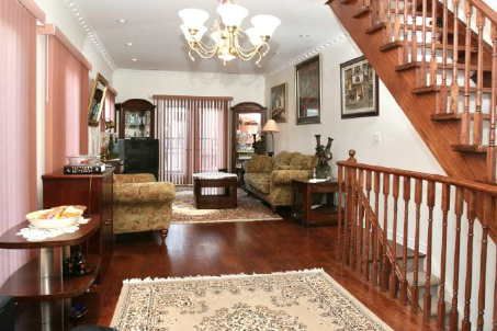 21 David Dunlap Circ, Toronto, M3C4B9 | Image 2