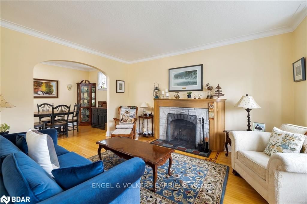 Listing Image 7
