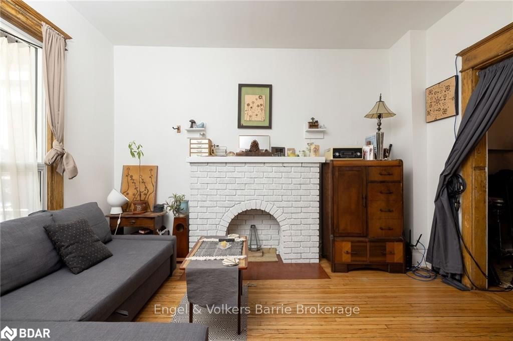 Listing Image 6