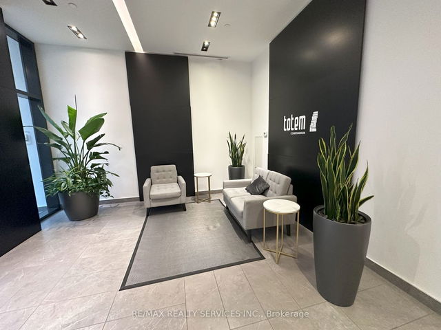 408 - 17 Dundonald Street