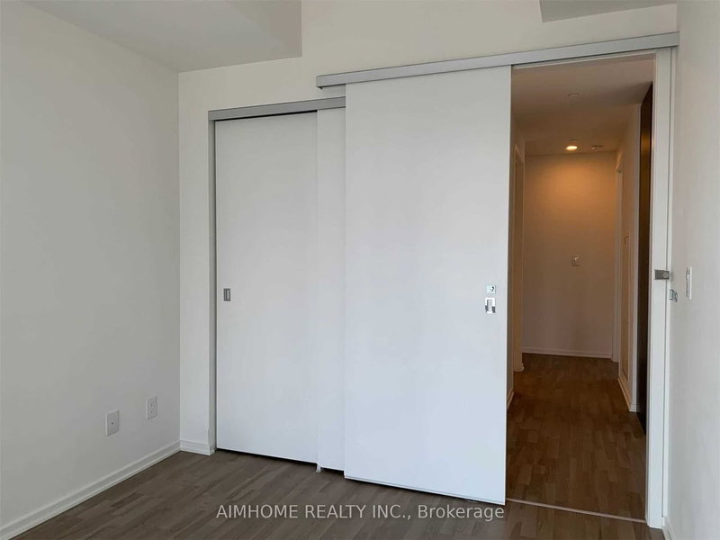 1004 - 1 Bloor St E, Toronto, M4W 1A3 | Image 3