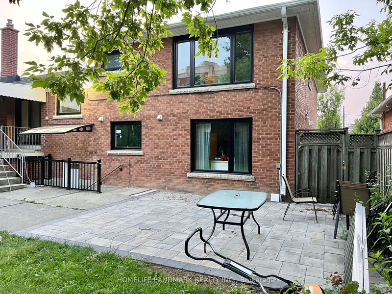 159 Cocksfield Ave, Toronto, M3H 3T4 | Image 2