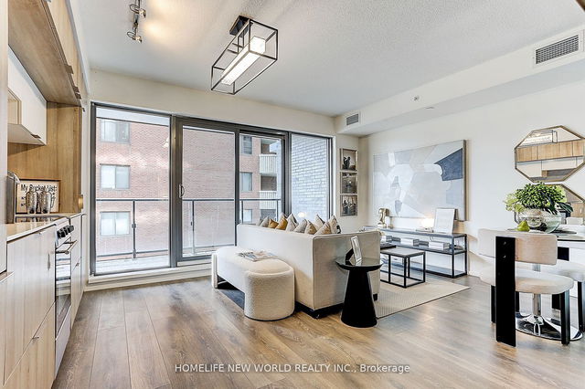 607 - 159 Dundas Street