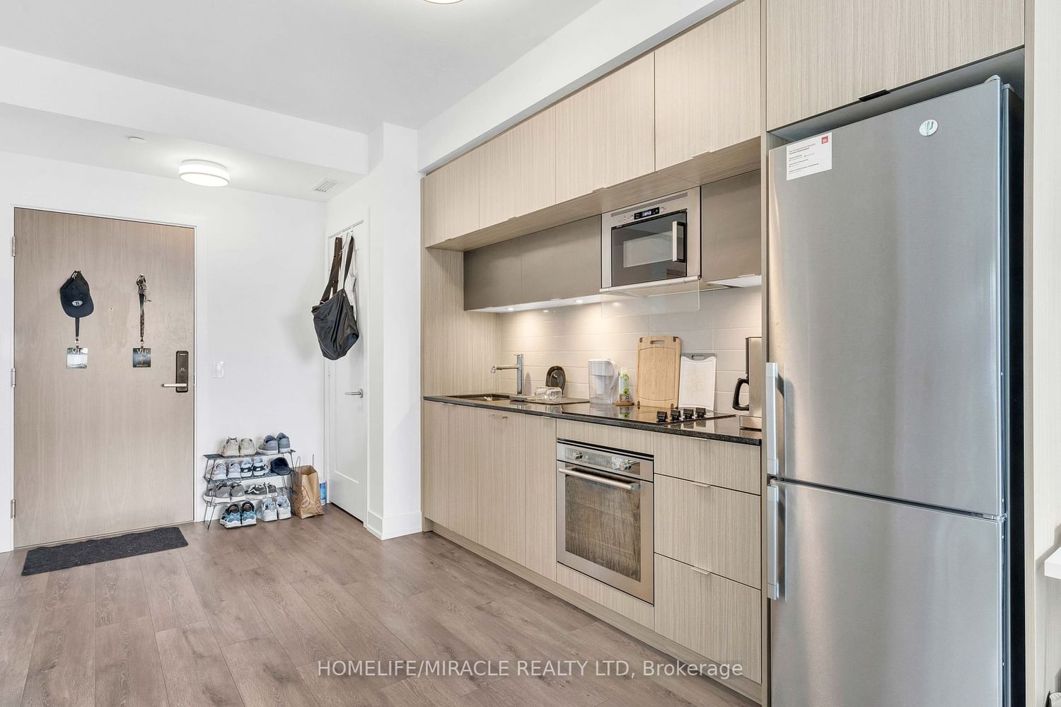 Listing Image 9