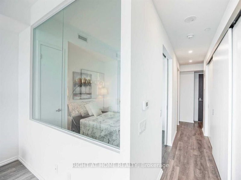 4404 - 197 Yonge St, Toronto, M5B 1M4 | Image 2