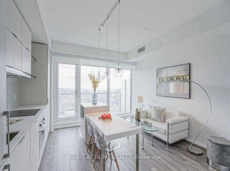 4404 - 197 Yonge St, Toronto, M5B 1M4 | Image 3