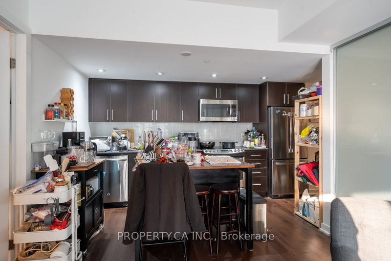 501 - 20 Bruyeres Mews, Toronto, M5V 0G8 | Image 3