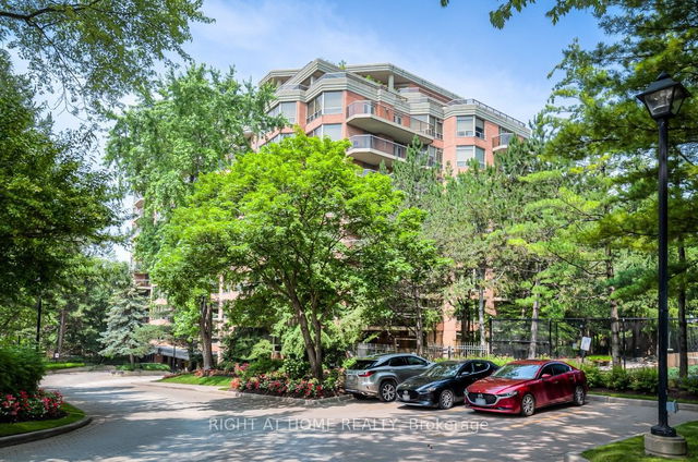 PH17 - 3181 Bayview Avenue