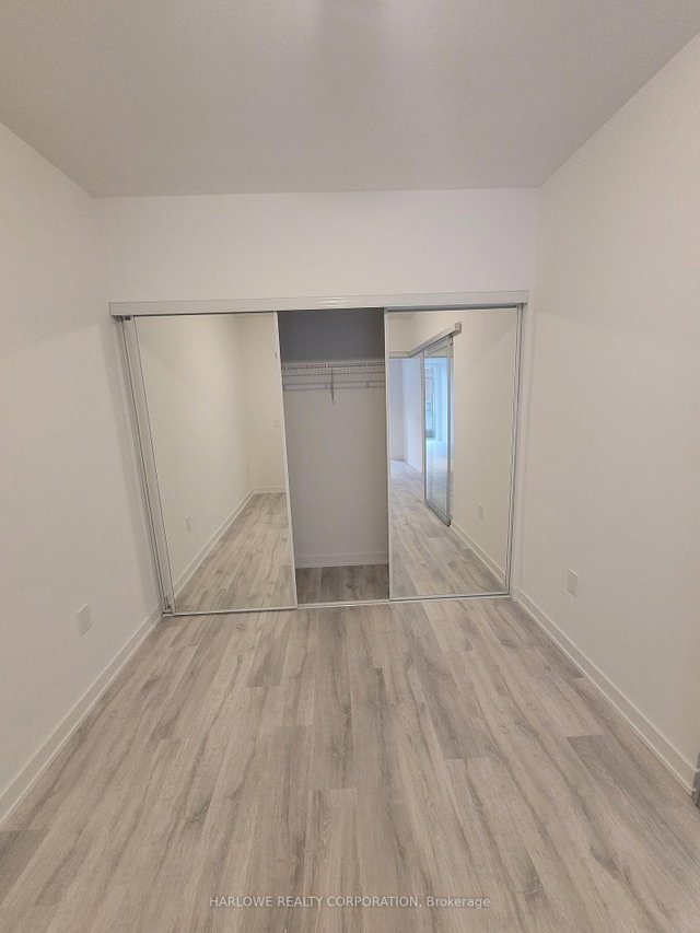 465 SW - 121 Lower Sherbourne Street