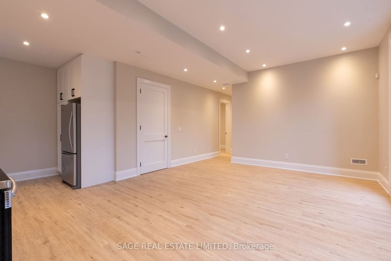 Lower - 185 Fairholme Ave, Toronto, M6B 2X5 | Image 3