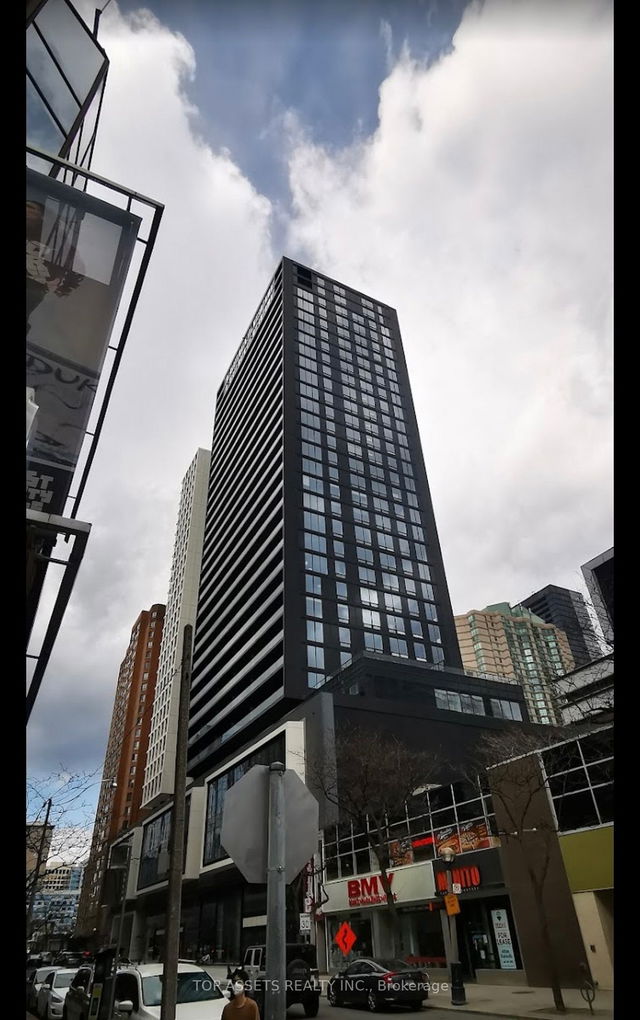 1011 - 20 edward Street