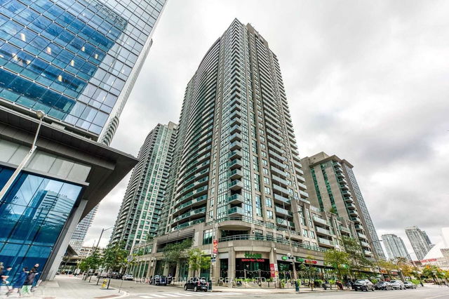 302 - 30 Grand Trunk Crescent