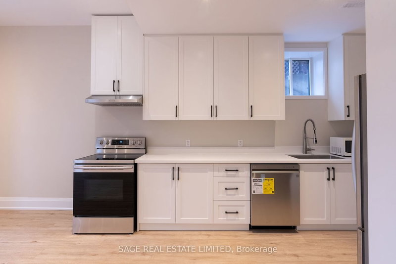 Lower - 185 Fairholme Ave, Toronto, M6B 2X5 | Image 2