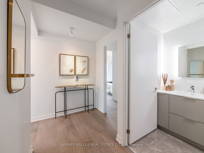 807 - 185 Alberta Ave W, Toronto, M6C 0A5 | Image 3