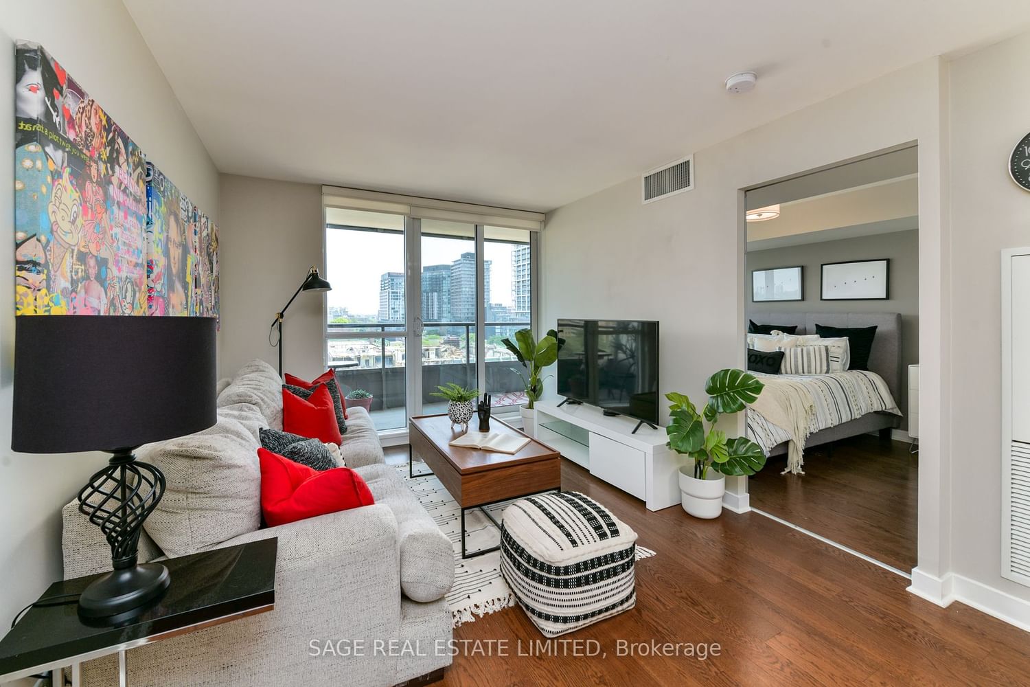 Listing Image 3