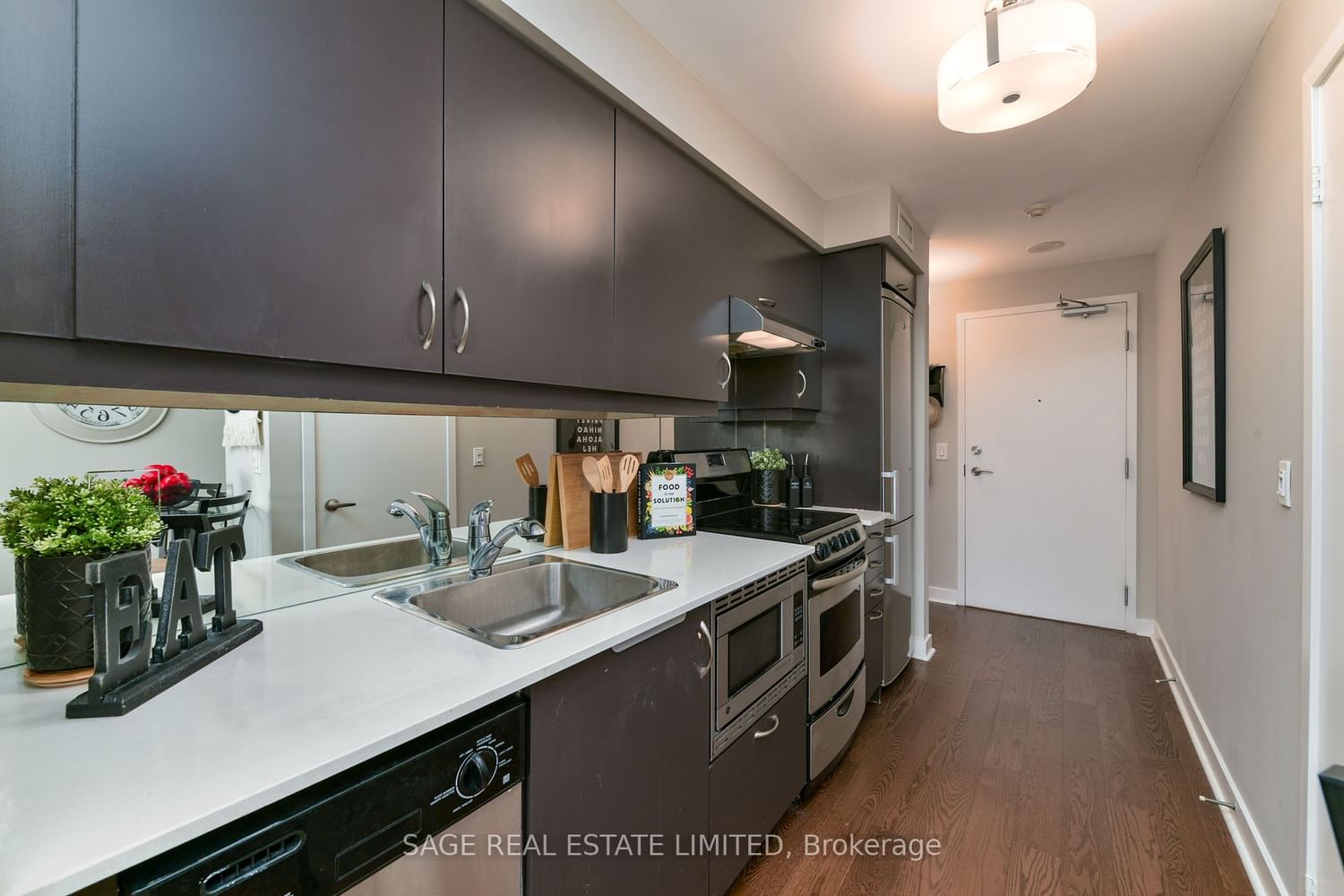 Listing Image 7