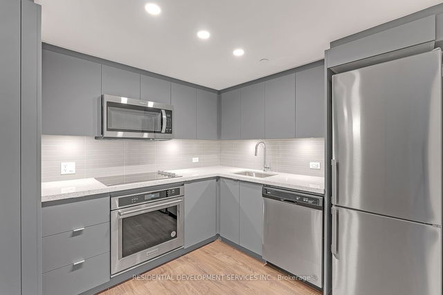211 - 30 Tretti Way