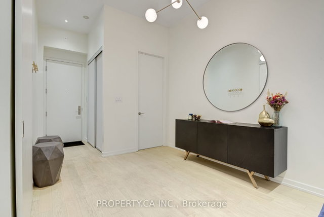 111 - 380 Macpherson Avenue