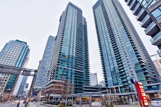 4905 - 33 Bay Street