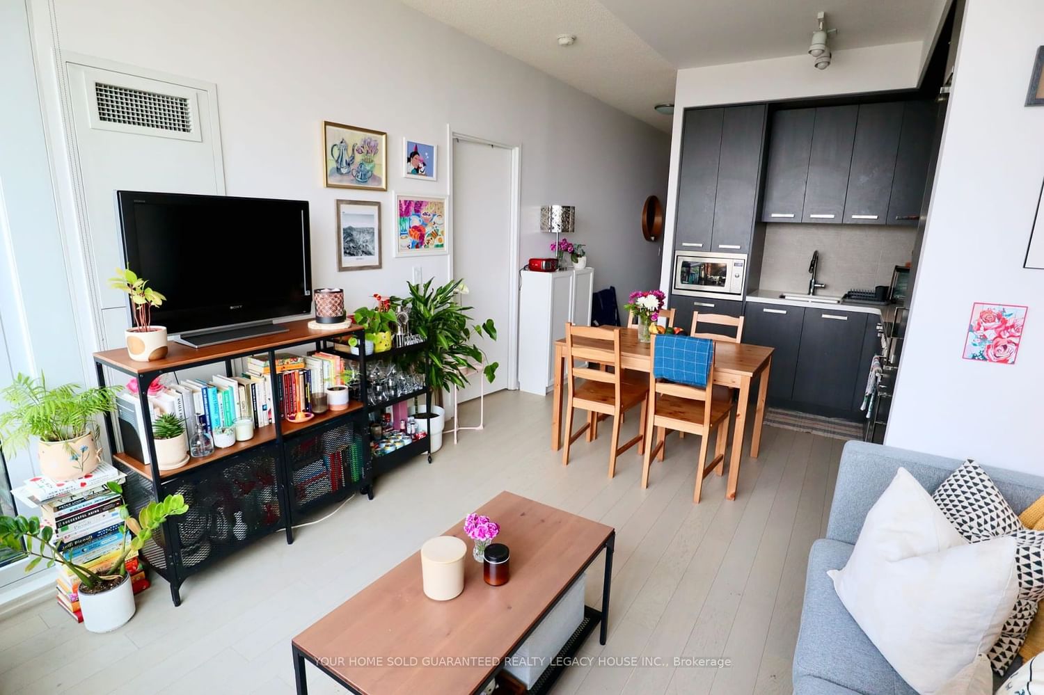 Listing Image 7