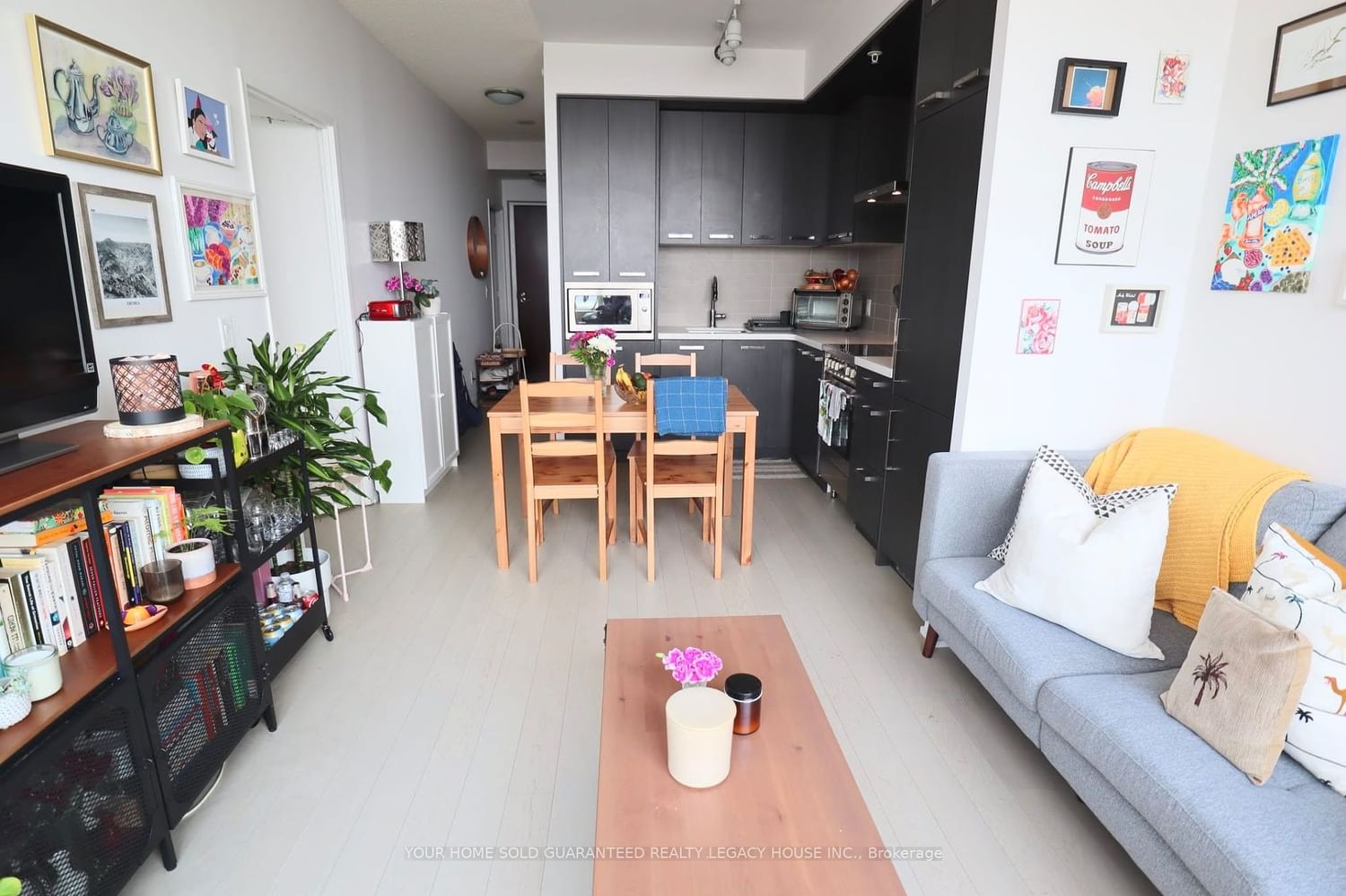 Listing Image 8