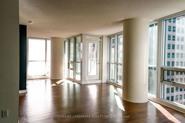 1112 - 33 Bay Street
