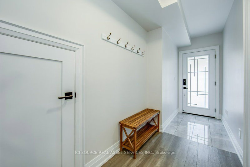 Main Fl - 49 Beatrice St, Toronto, M6J 2T2 | Image 2