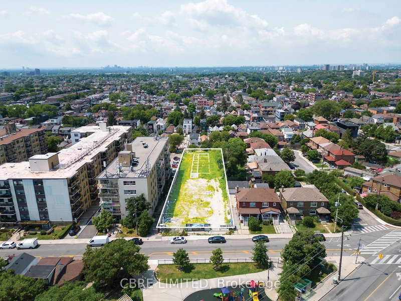 464-468 Winona Dr, Toronto, M6C 3T7 | Image 3