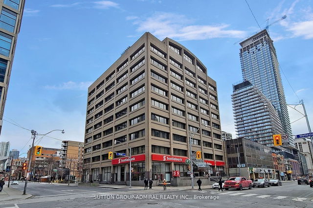 915 - 555 Yonge Street